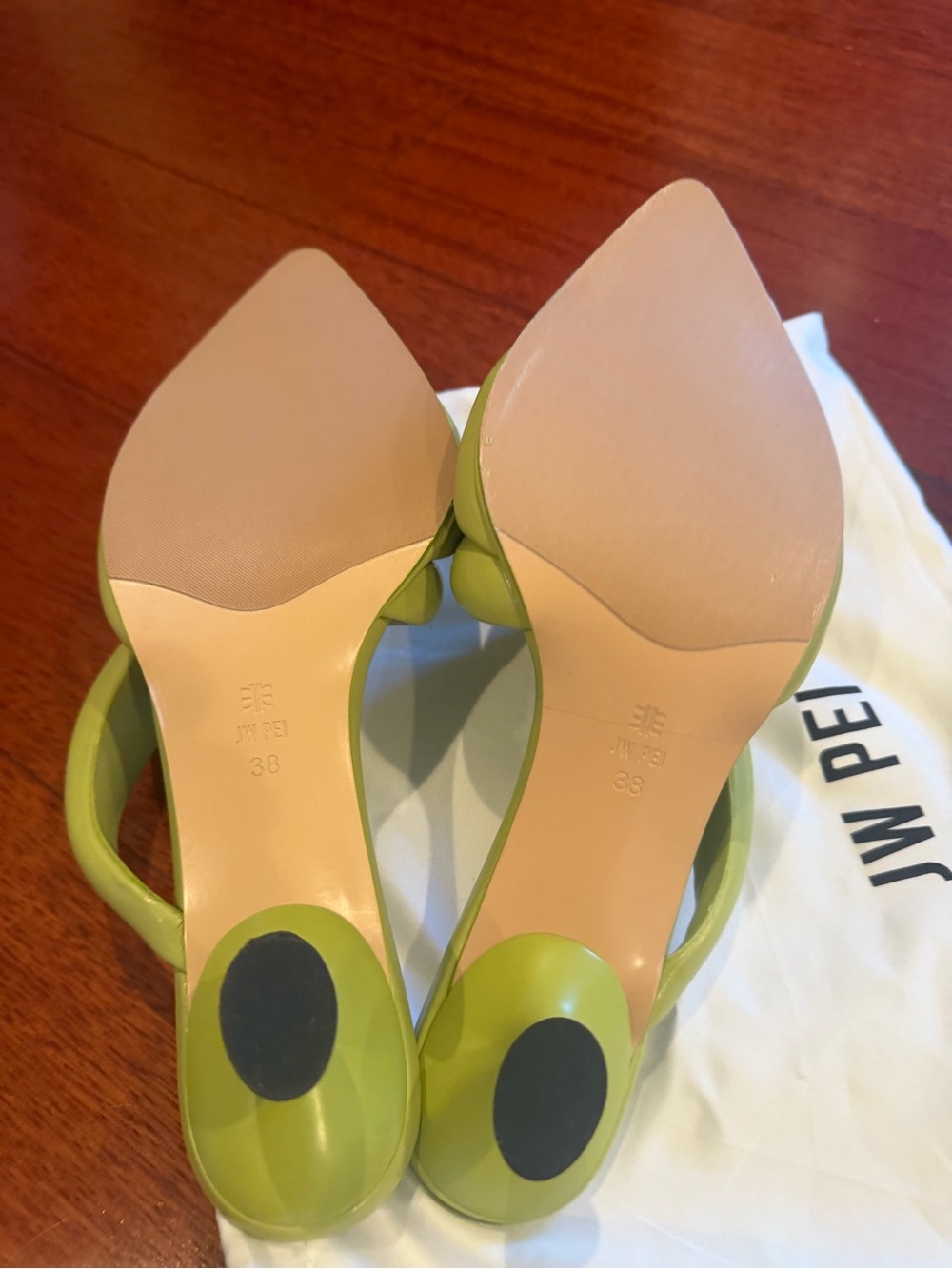 NEW JW PEI Lime Green Padded Triple-Band Pointed Toe Mules Size 7 (38) - Picture 4 of 9